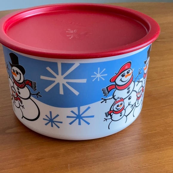 Tupperware Snowman Jr. Snack Canister - Picture 2 of 6